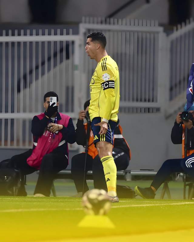 C罗制胜+解锁960球，连创3大纪录！2-1险胜保级队，胜利拒绝爆冷