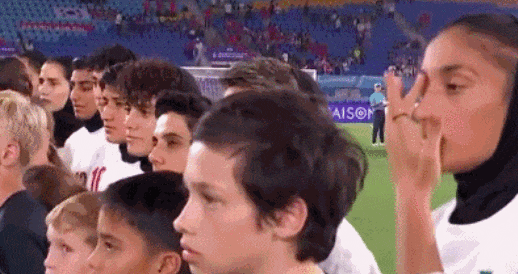 欧冠积分榜-伊朗女足7人&amp;quot;叛逃&amp;quot;细节曝光！摘下头巾激动流泪，获澳洲庇护