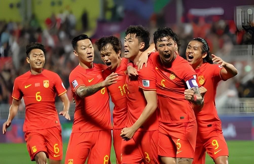 欧冠积分榜-邵佳一现身河南与玉昆的比赛！三位球员或进入考察名单，引发热议