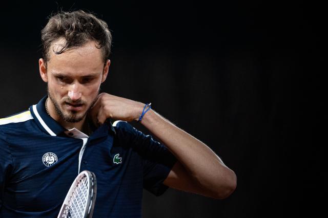 欧冠积分榜-“红土天残”草地也不灵 梅德维德夫全面性四小垫底